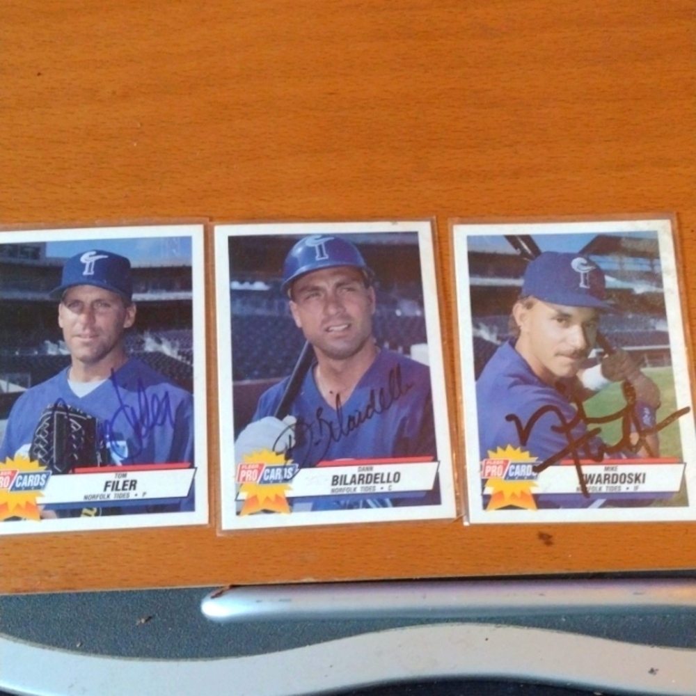 Autographed Rookie BB CARDS